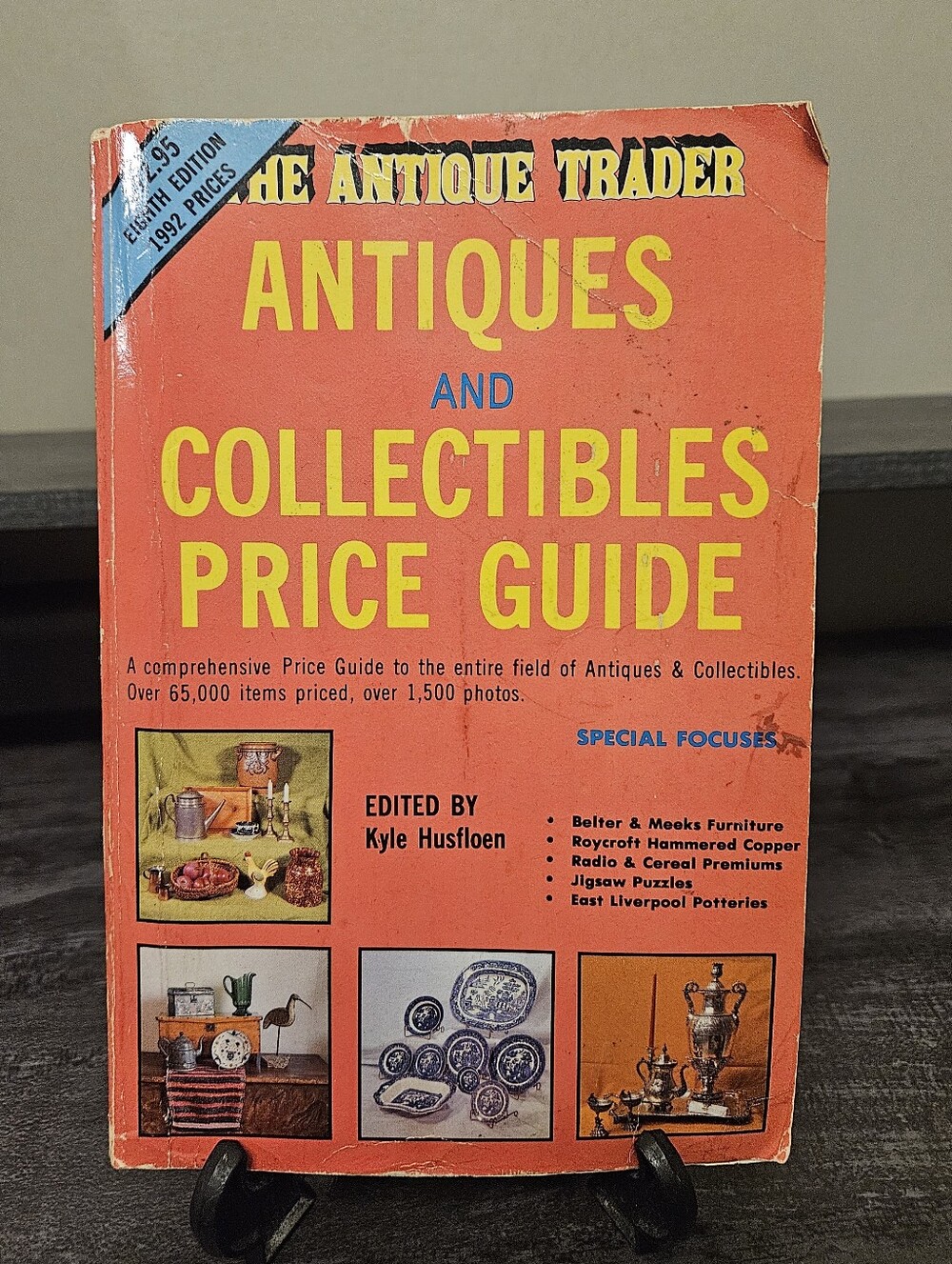 Vintage 1992 Antique Trader Antiques & Collectibles Price Guide 8th Edition